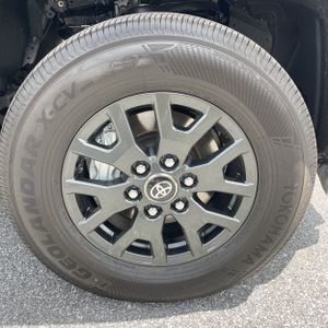 2025 Toyota 4RUNNER SR5 — миниатюра 20