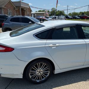 FORD FUSION SE - 9