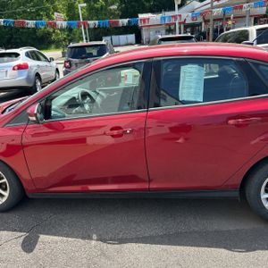 FORD FOCUS SE - 4