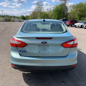 FORD FOCUS SE - 7