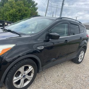 FORD ESCAPE SE - 2