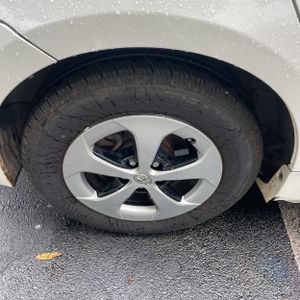 صورة مصغرة 19 لـ 2012 Toyota PRIUS THREE