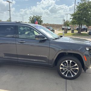 صورة مصغرة 13 لـ 2023 JEEP GRAND CHEROKEE OVERLAND