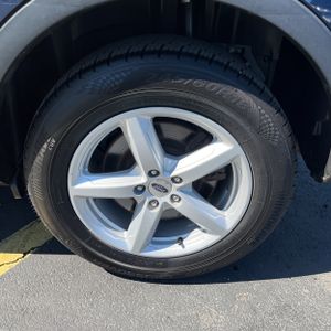 FORD EXPLORER XLT - 9