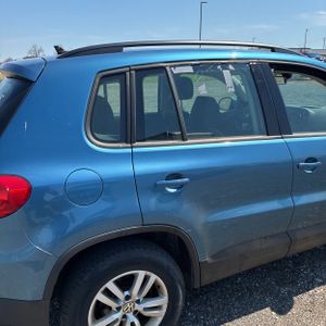 VOLKSWAGEN TIGUAN 2.0T S 4MOTION - 9