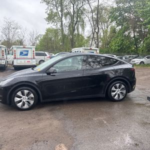TESLA MODEL Y LONG RANGE - 3