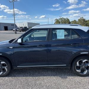 HYUNDAI VENUE LIMITED - 3