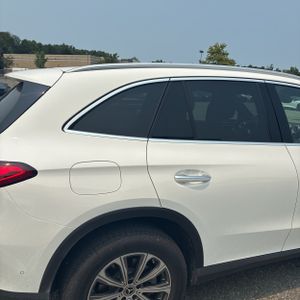 2025 Mercedes-BENZ GLC photo 9