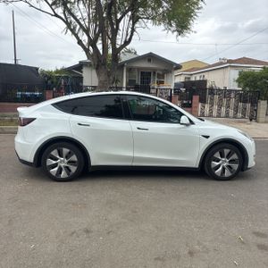 TESLA MODEL Y LONG RANGE - 10