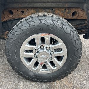 2016 Chevrolet SILVERADO 2500HD LT — миниатюра 18