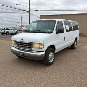 Ford Club Wagon XL - 1