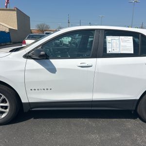 CHEVROLET EQUINOX LS - 4