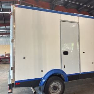 FORD E-350 CUTAWAY - 9