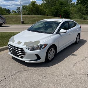 صورة 1 لـ 2017 Hyundai ELANTRA SE