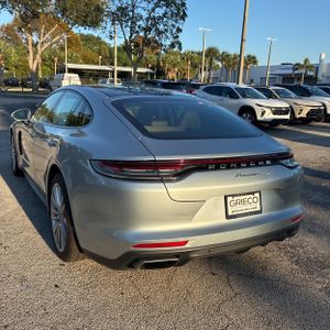 PORSCHE PANAMERA 4 - 5