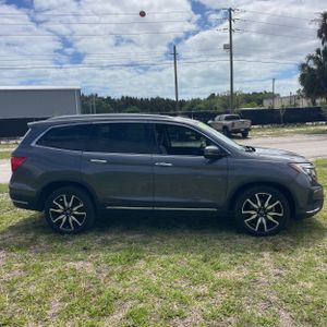 HONDA PILOT TOURING W/REAR CAPTAIN'S CHAIRS - 10