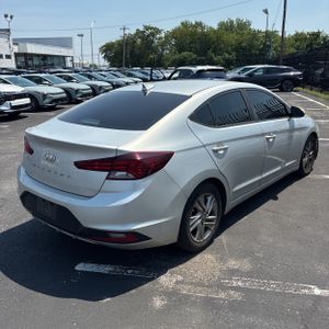 صورة 8 لـ 2020 Hyundai ELANTRA SEL