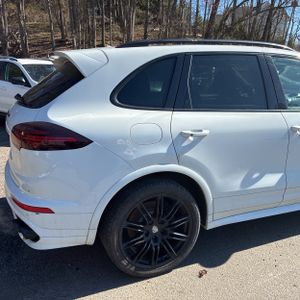 PORSCHE CAYENNE GTS - 9