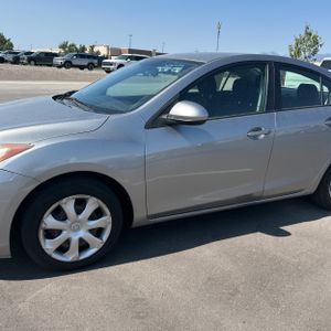 2013 Mazda MAZDA3 I SV 照片 2