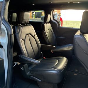 صورة 33 لـ 2025 Chrysler PACIFICA SELECT