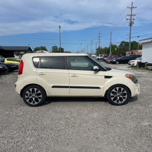 KIA SOUL + - 10
