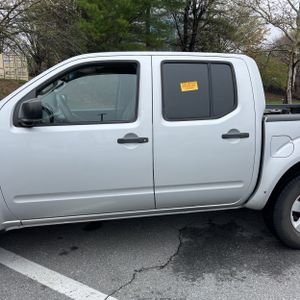 NISSAN FRONTIER SV - 4