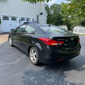 2013 Hyundai ELANTRA GLS photo 5
