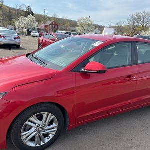 HYUNDAI ELANTRA SEL - 2