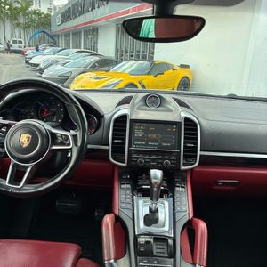 صورة 36 لـ 2016 Porsche CAYENNE BASE