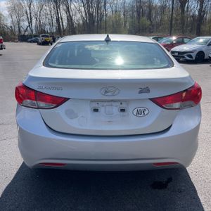 HYUNDAI ELANTRA - 7