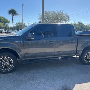 FORD F-150 XLT - 4