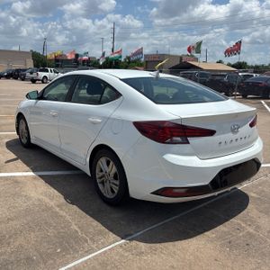 HYUNDAI ELANTRA SEL - 4