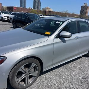 MERCEDES-BENZ E-CLASS - 2