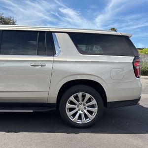 CHEVROLET SUBURBAN PREMIER - 6