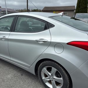 HYUNDAI ELANTRA GLS - 6