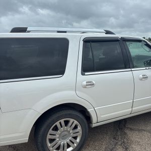 LINCOLN NAVIGATOR BASE - 9