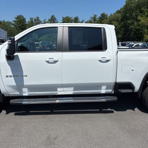 2025 Chevrolet SILVERADO 2500HD LT photo 4