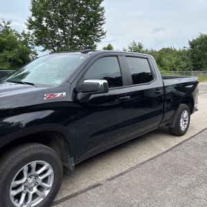 2023 Chevrolet SILVERADO 1500 LT 照片 2