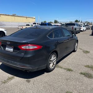 FORD FUSION SE - 8
