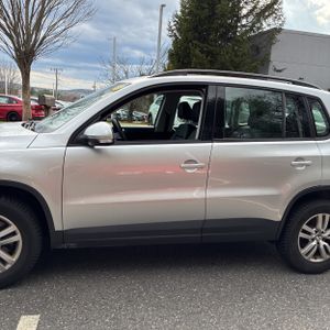 VOLKSWAGEN TIGUAN 2.0T S 4MOTION - 3