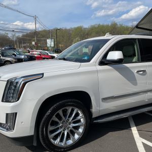CADILLAC ESCALADE LUXURY - 2