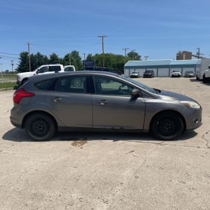 FORD FOCUS SE - 10
