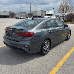 KIA FORTE GT-LINE - 8