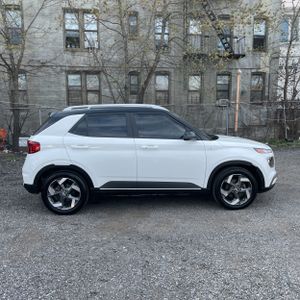 HYUNDAI VENUE LIMITED - 10