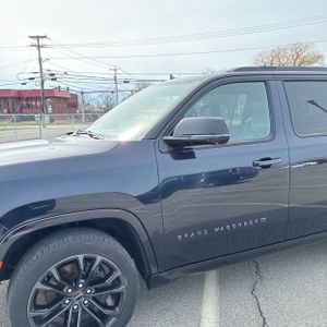 JEEP GRAND WAGONEER L OBSIDIAN - 2