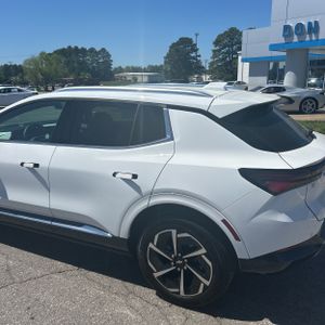 CHEVROLET EQUINOX EV LT 2 - 6