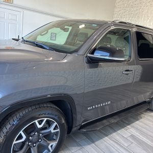 JEEP WAGONEER L SERIES III - 2