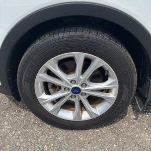 صورة مصغرة 17 لـ 2017 FORD ESCAPE SE
