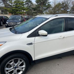 FORD ESCAPE TITANIUM - 2