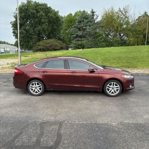 FORD FUSION SE - 10